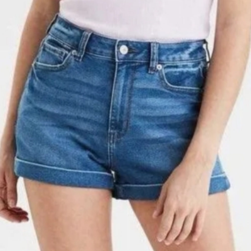 AMERICAN EAGLE Cuffed Denim Mom Jean Shorts 6